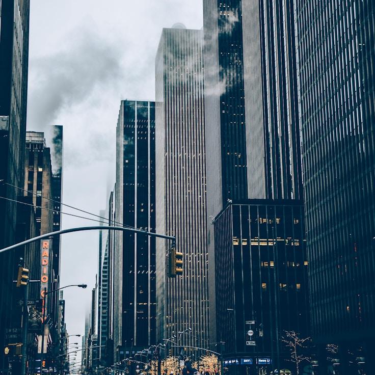 Parents evaluating schools in Spain